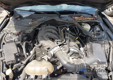 2015 Ford Mustang V6 z USA, uszkodzony, nr VIN 1FATP8EM0F5330497